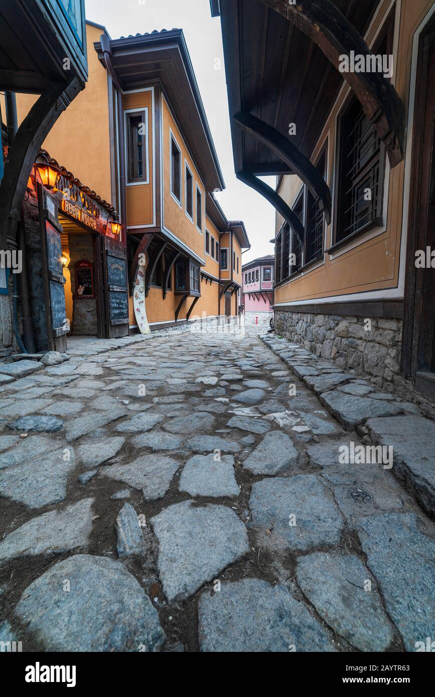 Typische Architektur aus der Altstadt von Plovdiv, Bulgarien, historischen mittelalterlichen Häusern. Alte Stadt ist UNESCO-Welterbe Stockfoto