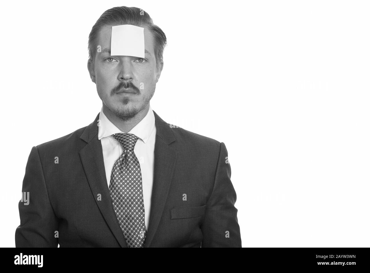 Porträt eines jungen gutaussehenden Mannes mit Schnurrbart Stockfoto