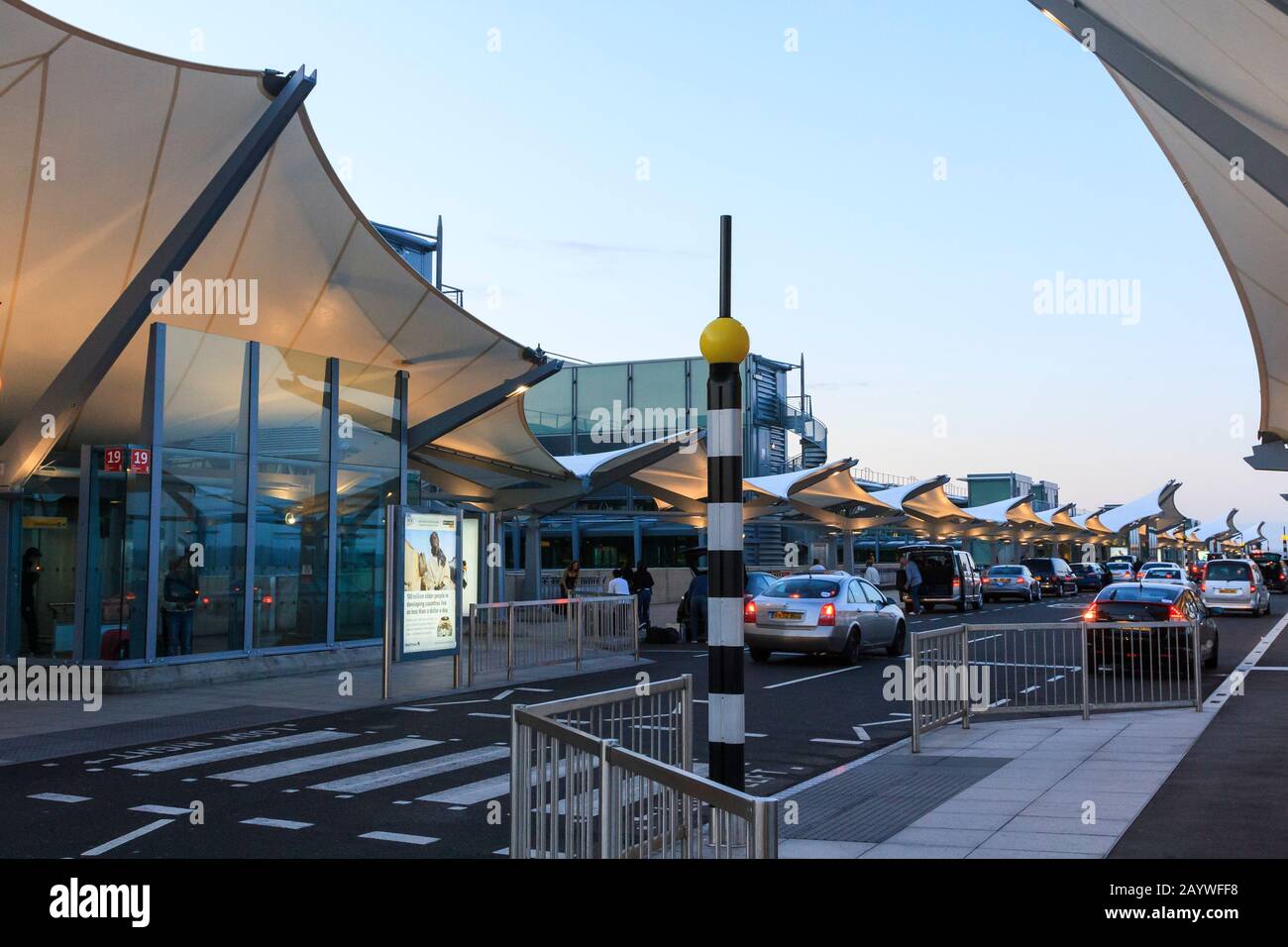Der Flughafen Heathrow, Treminal 5, Abflugh-Gebiet, auch bekannt als London Heathrow, ist ein großer internationaler Flughafen in London, Großbritannien.GB, Großbritannien, EU Stockfoto