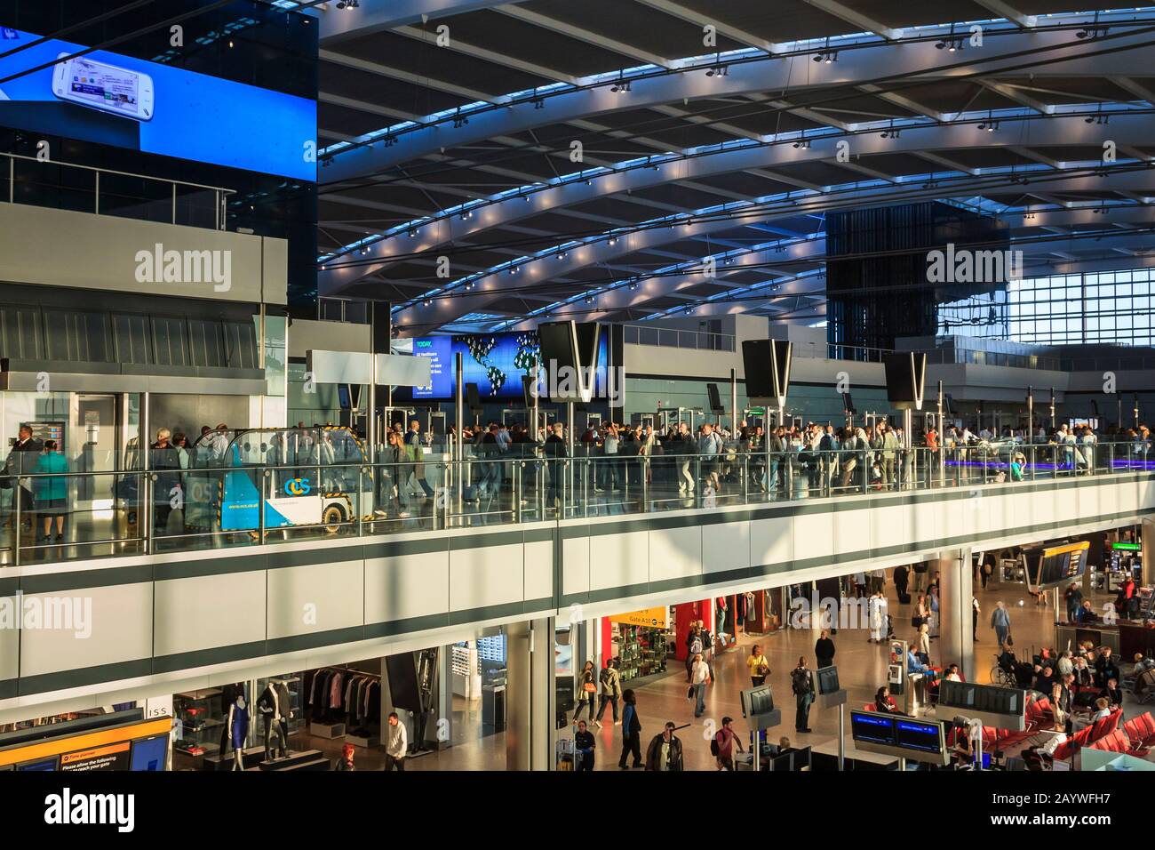 Der Flughafen Heathrow, Treminal 5, Abflugh-Gebiet, auch bekannt als London Heathrow, ist ein großer internationaler Flughafen in London, Großbritannien.GB, Großbritannien, EU Stockfoto
