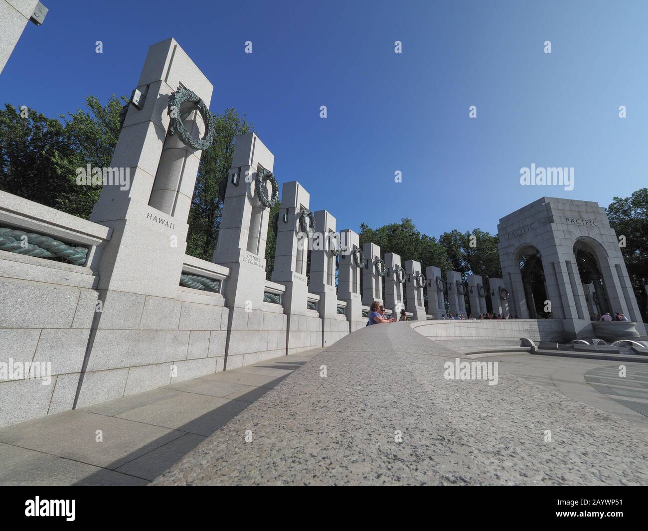 Weitwinkelschuss zum Denkmal des zweiten Weltkriegs. Stockfoto