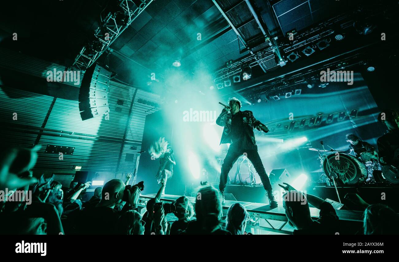 Kopenhagen, Dänemark. Februar 2020. Die japanische Metal-Band Crossfaith führt ein Live-Konzert in Amager Bio in Kopenhagen durch. Hier ist Vokalistin Kenta Koie live auf der Bühne zu sehen. (Foto: Gonzales Foto - Nikolaj Bransholm). Stockfoto