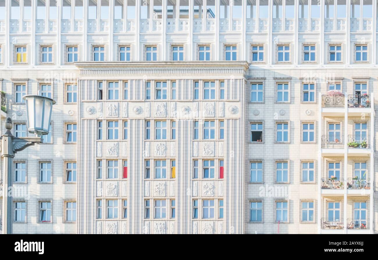 Architektur des Sozialistischen Klassizismus an der karl-marx-allee Stockfoto