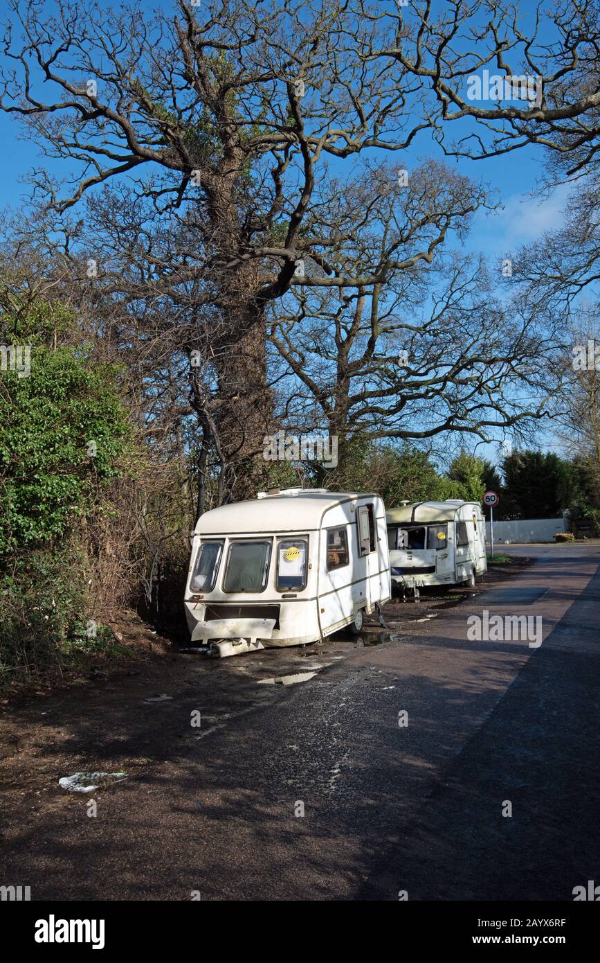 Zwei Reisende Wohnwagen in Iver Heath, Buckinghamshire. Stockfoto