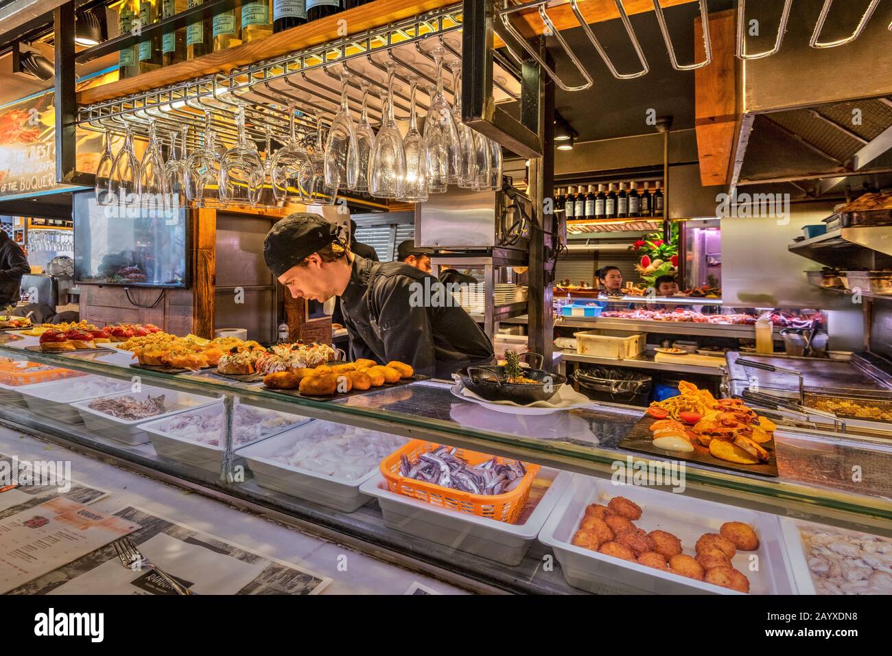 Tapas Bar, Boqueria Lebensmittelmarkt, Barcelona, Katalonien, Spanien Stockfoto