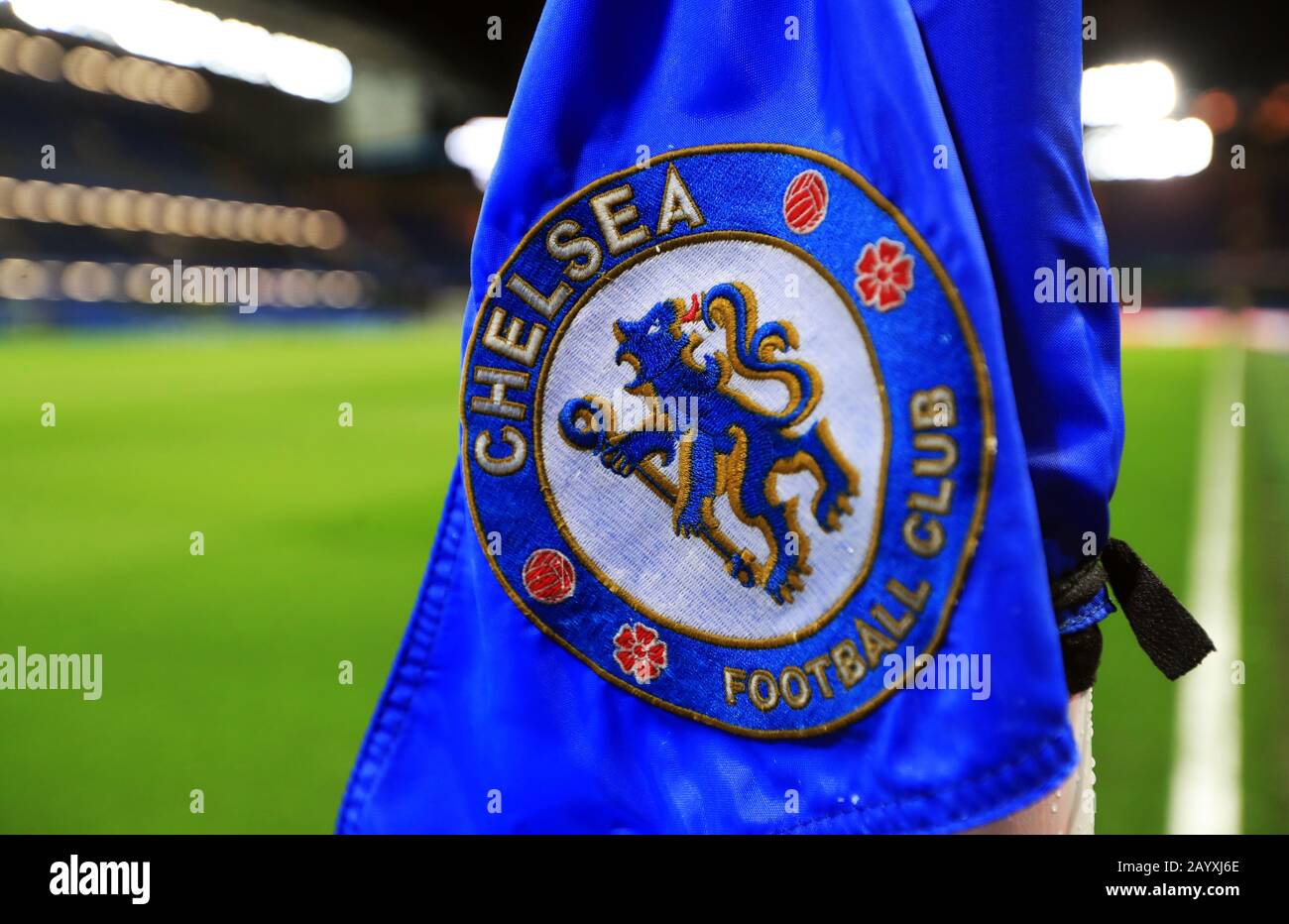 Allgemeiner Blick auf eine Eckfahne vor dem Premier League-Spiel an der Stamford Bridge, London. Stockfoto