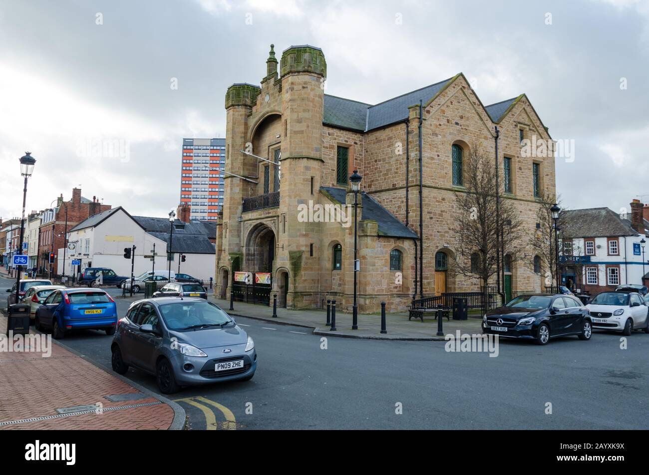 Flint, Großbritannien: 11. Februar 2020: Flint Town Hall ist ein Gebäude im Tudor-Stil im Stil der Gotik, das im Jahr 1840 fertiggestellt wurde. Das Gebäude wurde einem umfassenden reno unterzogen Stockfoto