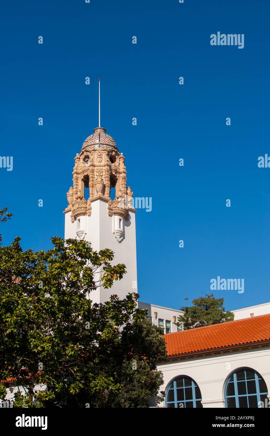 Blick vom Mission Dolores Park vom Uhrturm der Mission High School in San Francisco, Kalifornien, USA. Stockfoto