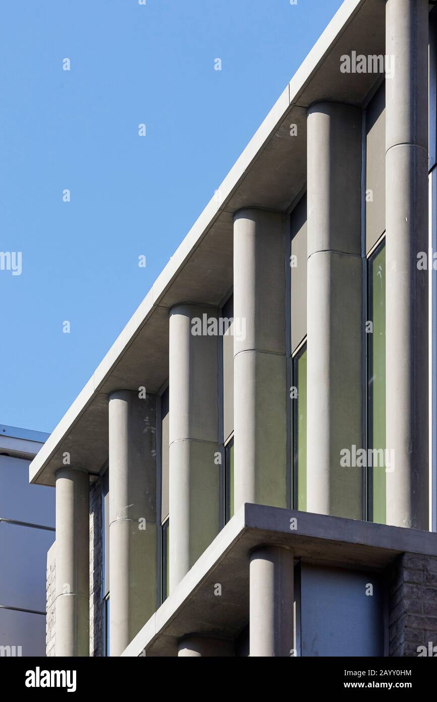 Details zur Fassade. Redchurch Town House, London, Großbritannien. Architekt: 31/44 Architekten, 2019. Stockfoto