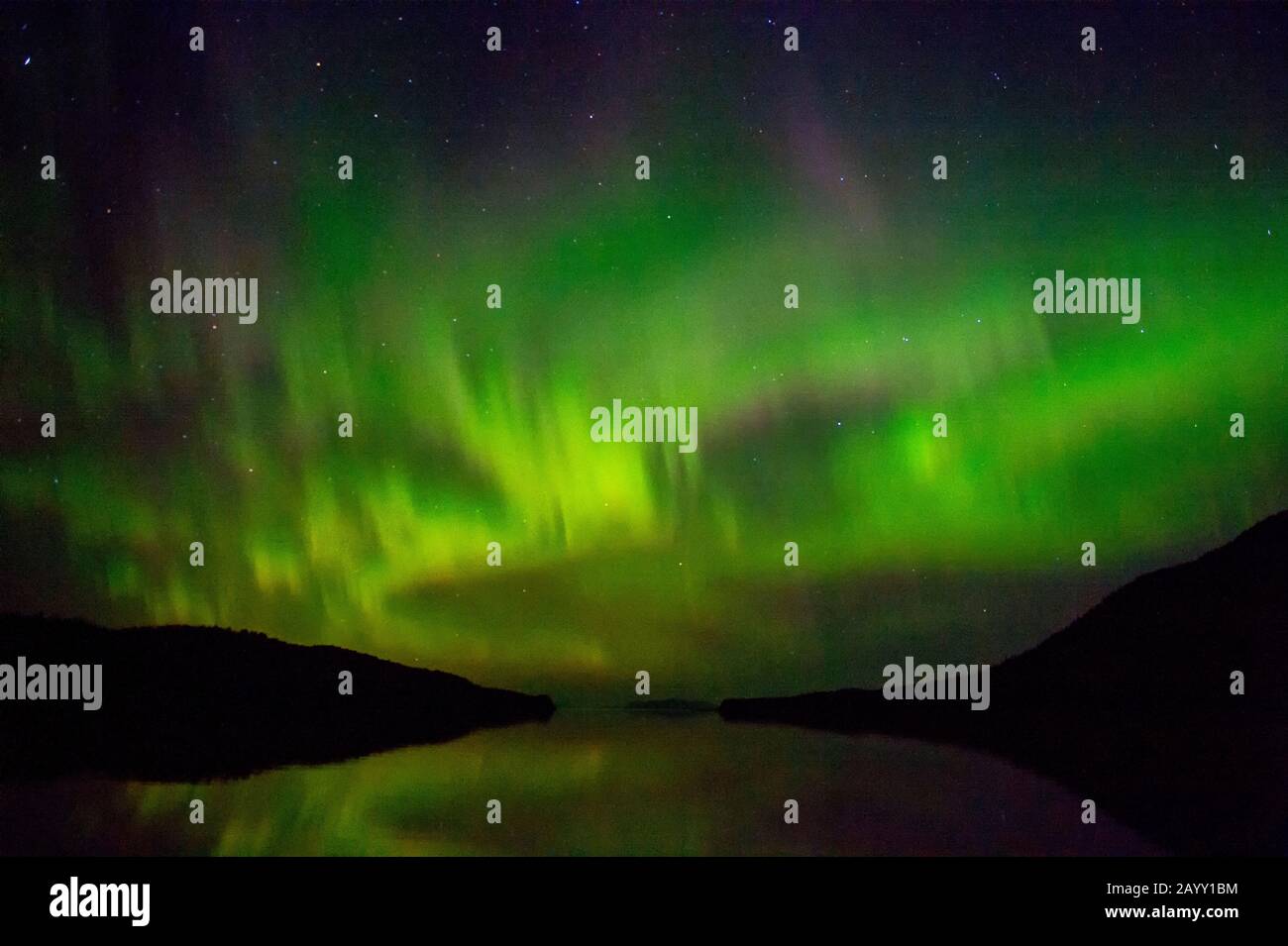 Nordlichter über dem Frederick Sound im Südosten Alaskas, USA. Stockfoto