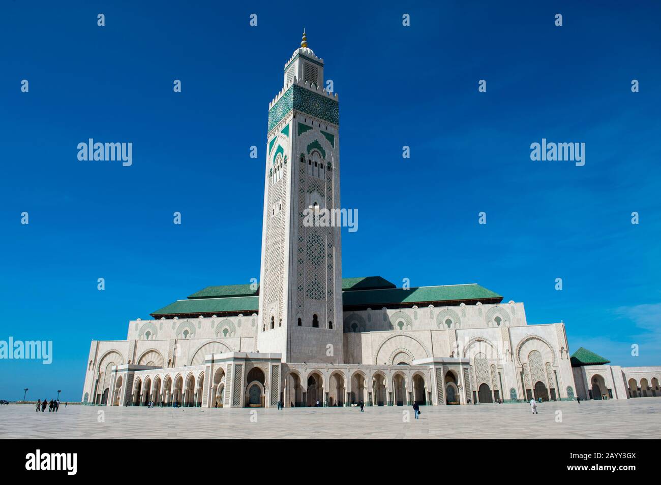 Die Hassan-II-Moschee oder Grande Mosquee Hassan II. In Casablanca ist die größte Moschee in Marokko und Afrika. Sein Minarett ist mit 210 das höchste der Welt Stockfoto