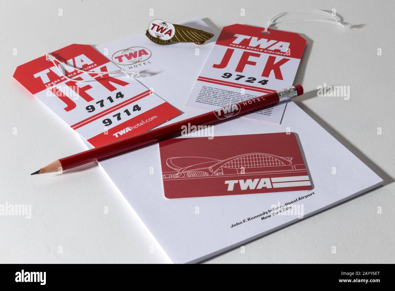 Stillleben von Erinnerungsstücken aus dem TWA Hotel am John F. Kennedy Airport in New York City, USA Stockfoto