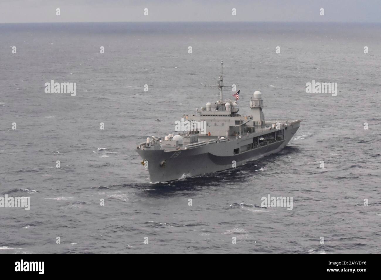 Das Flaggschiff der 7. Us-Flotte USS Blue Ridge während einer Routinepatrouille am 11. Januar 2020 in der philippinischen See. Stockfoto