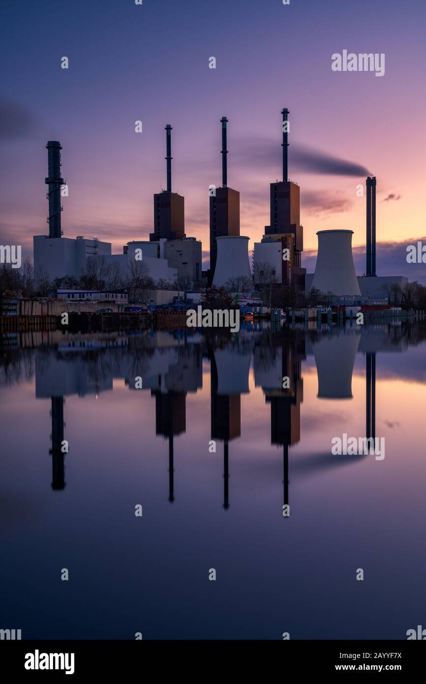 Fossiles Heizkraftwerk in Berlin, Deutschland Stockfoto