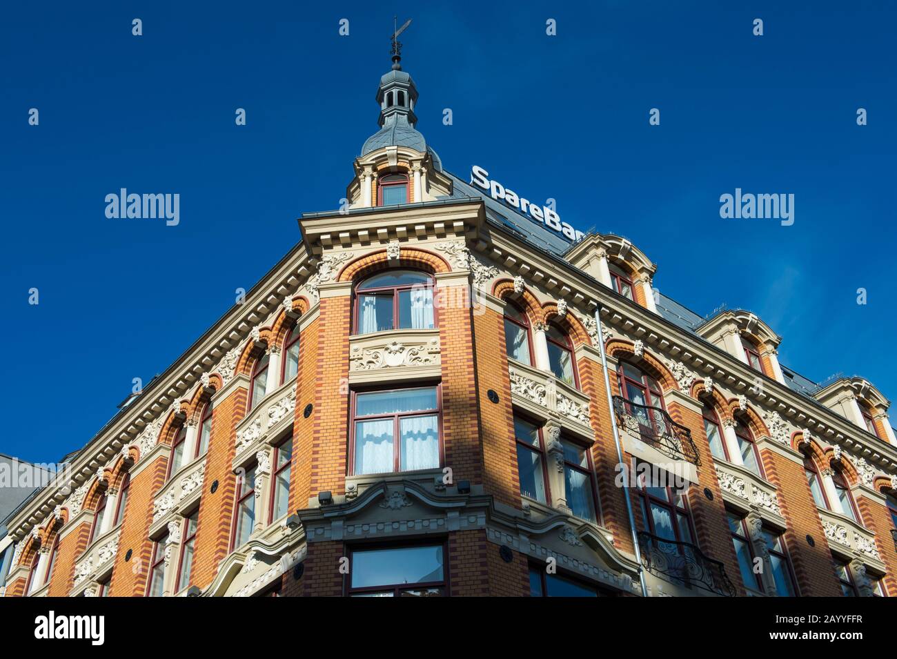 Straßenszene in Oslo, Norwegen mit Details zum alten Haus. Stockfoto