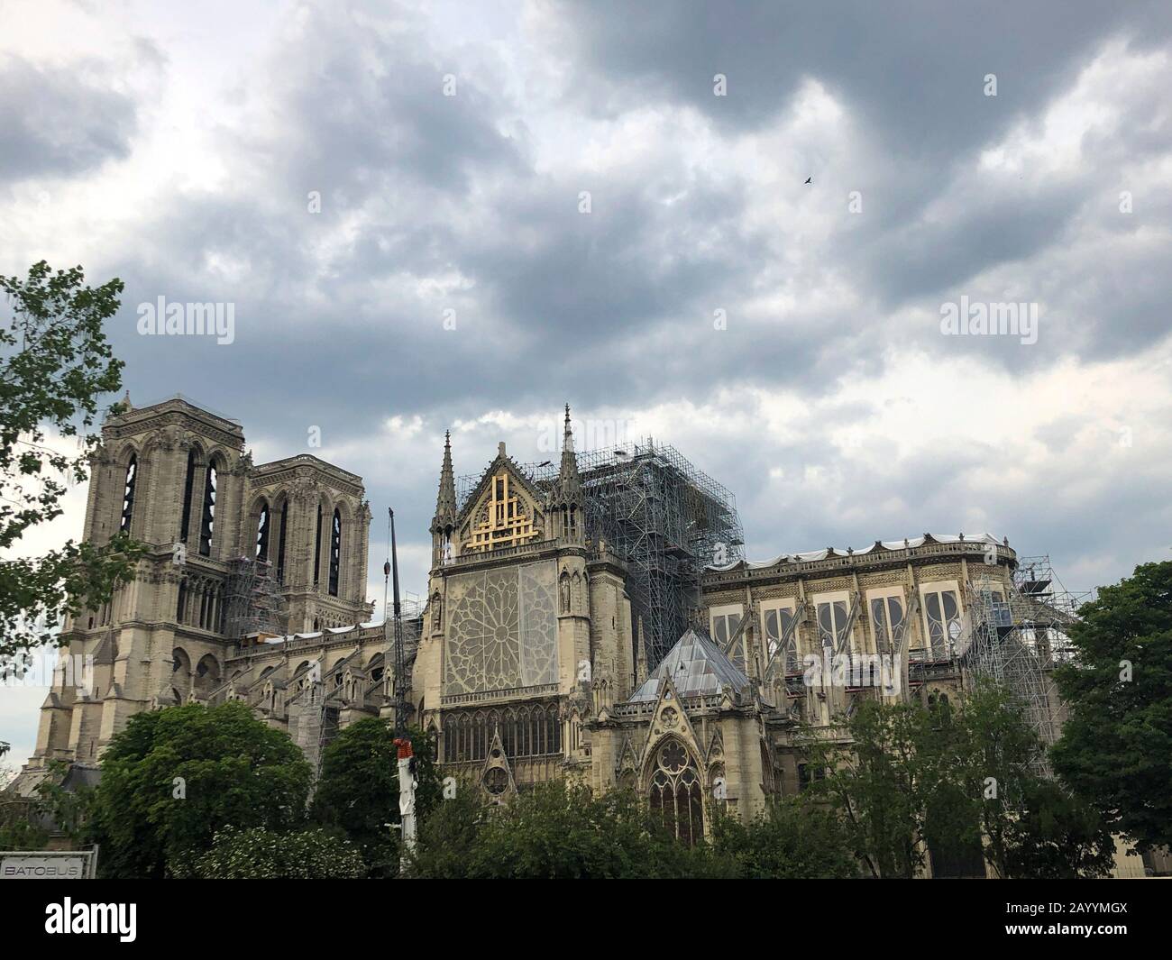 Paris, Frankreich - 05.23.2019: Kathedrale Notre Dame in Paris befindet sich im Bau nach dem Großbrand, der das Dach der Kathedrale zerstörte Stockfoto