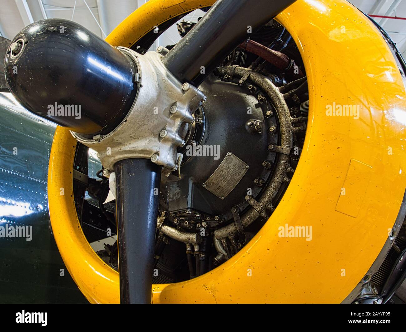 North American B-25 Mitchell mit R-2600-13-er-Triebwerksdetails. Stockfoto