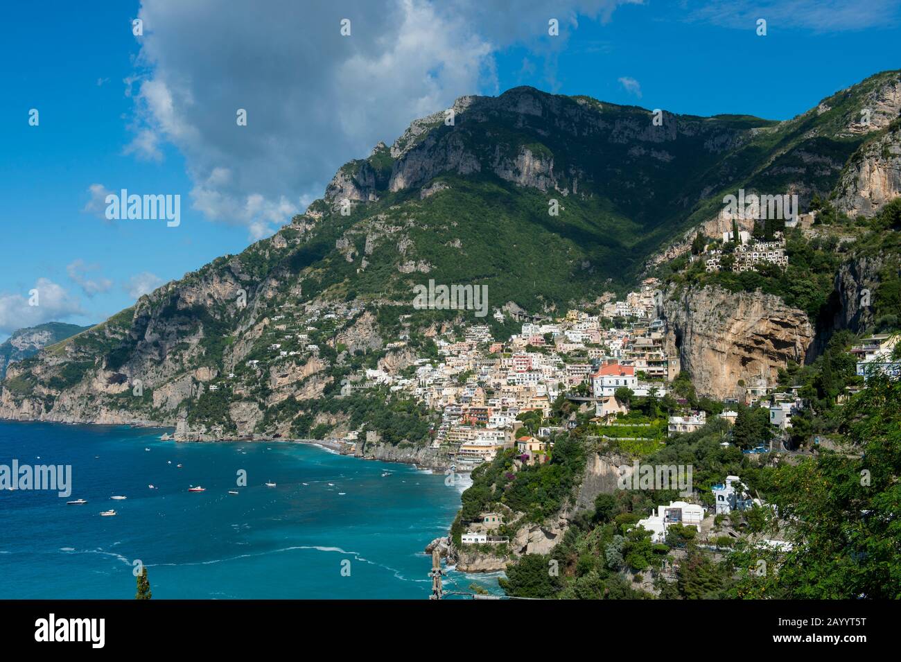 Blick auf Positano, eine Stadt an der Amalfiküste, Italien. Stockfoto
