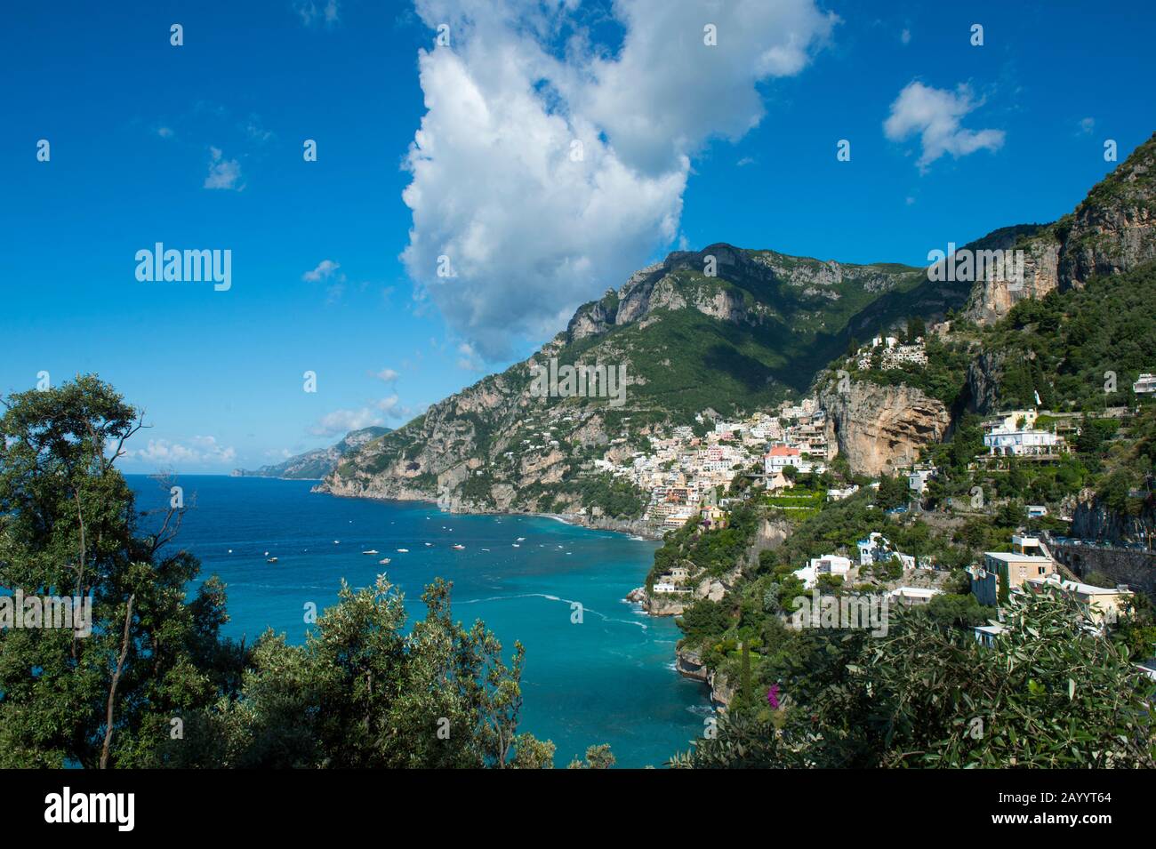 Blick auf Positano, eine Stadt an der Amalfiküste, Italien. Stockfoto