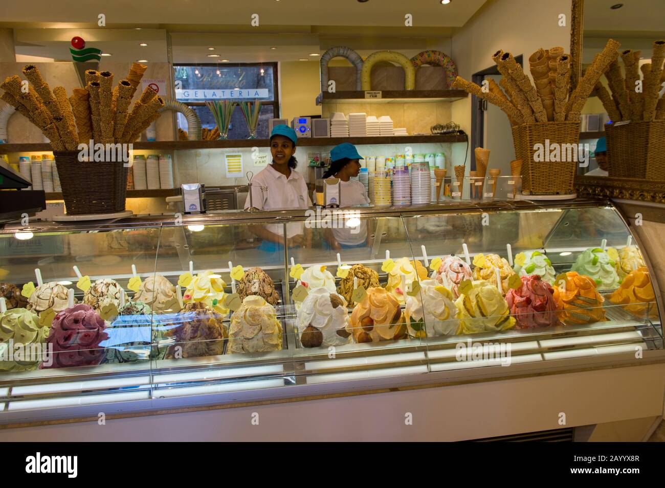 Italienisches Gelato-Geschäft in Siena, Toskana, Mittelitalien. Stockfoto
