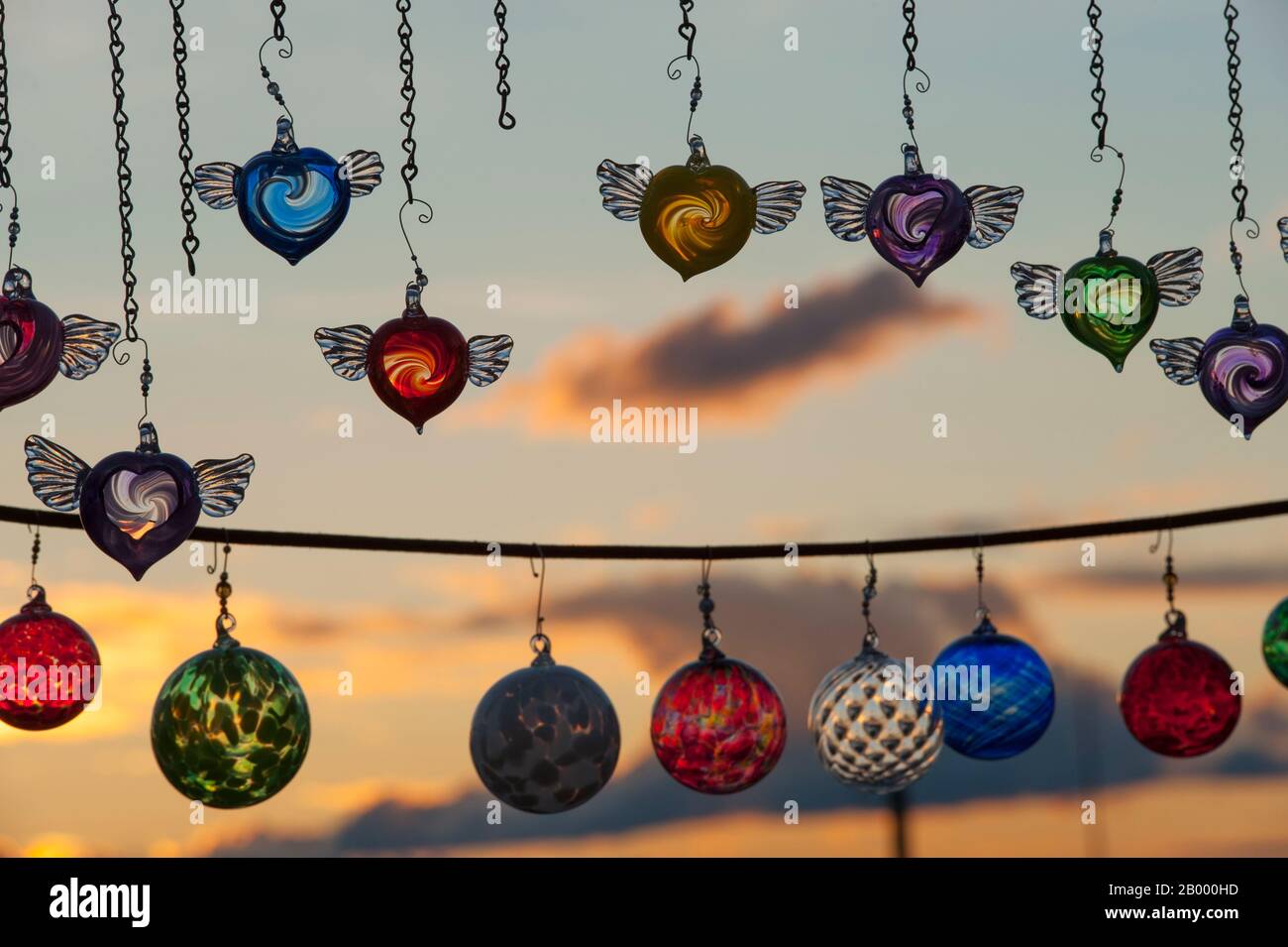 Glasschmuck bei Sonnenuntergang auf dem Pike Place Market in Seattle, Washington State, USA. Stockfoto