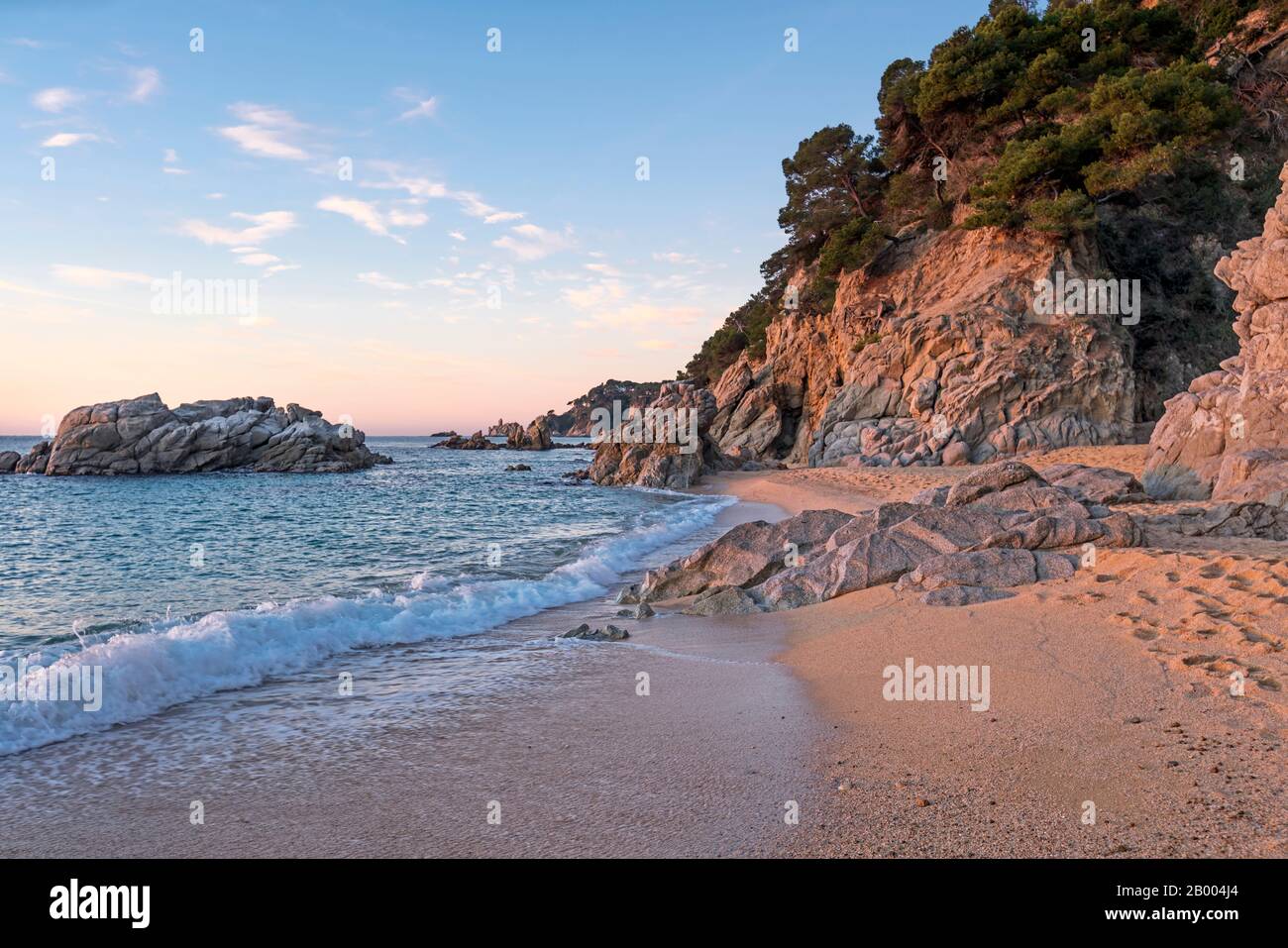 STRAND CALA SA BOADELLA LLORET DE MAR COSTA BRAVA GERONA KATALONIEN SPANIEN Stockfoto