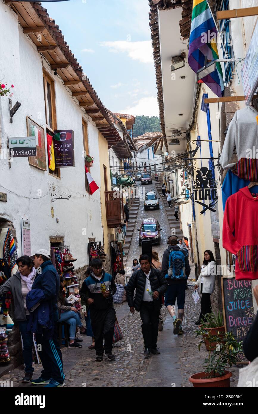 Überfüllter Blick auf die Straße in Cusco Peru Südamerika Stockfoto