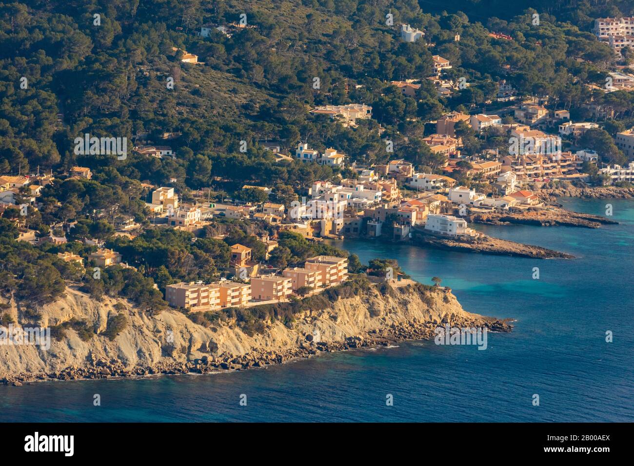 Luftbild, Küstenregion mit Hotelkomplexen Sant Elm, Andratx, Mallorca, Spanien, Europa, Balearen, Apartamentos Amores San Telmo Stockfoto