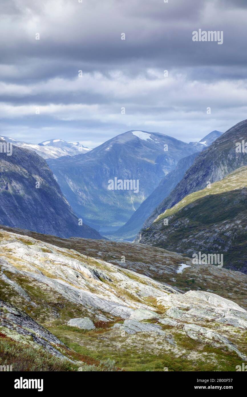 Berglandschaft, Felsen, Steine, Dovrefjell-Sunndalsfjella-Nationalpark, Norwegen Stockfoto