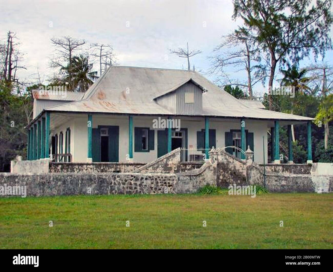 BIOT (Britisches Territorium im Indischen Ozean): Ariel House. Das Britische Territorium im Indischen Ozean (BIOT) oder Chagos-Inseln (früher die Ölinseln) ist ein Überseegebiet des Vereinigten Königreichs, das im Indischen Ozean liegt, auf halbem Weg zwischen Afrika und Indonesien. Das Gebiet umfasst eine Gruppe von sieben Atollen, die mehr als 60 einzelne Inseln umfassen und etwa 500 Kilometer (310 Meilen) südlich des Archipels der Malediven liegen. Die größte Insel ist Diego Garcia (Fläche 44 km Quadrat), der Ort einer gemeinsamen militärischen Anlage des Vereinigten Königreichs und der Vereinigten Staaten. Stockfoto