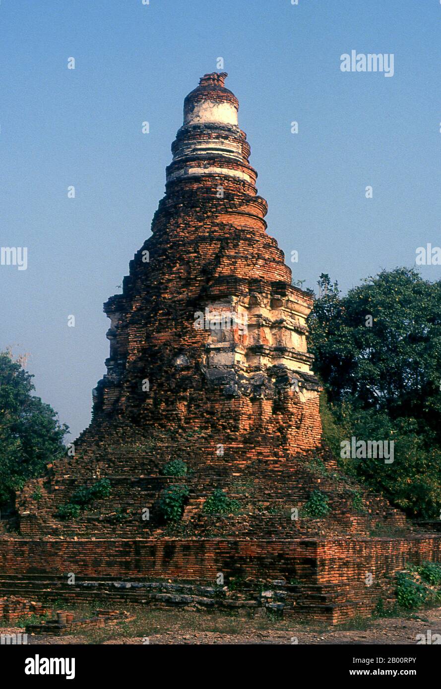 Thailand: Wat E-Kang, Wiang Kum kam, Chiang Mai. Im späten 13. Jahrhundert u.Z. aufgegeben und heute in Ruinen, war Wiang Kum kam einst die Hauptstadt der nördlichen Region Thailands und liegt südlich von Chiang Mai. Es wurde von König Mangrai zu einer Zeit im 13. Jahrhundert nach seinem Sieg über das Hariphunchai Königreich des modernen Lamphun gebaut. Doch nachdem die Stadt mehrere Male überflutet hatte, entschied sich Mangrai, die Hauptstadt seines Königreichs umzusiedeln und verlegte sie weiter nördlich am Fluss Ping zu einem Ort, der jetzt die Stadt Chiang Mai ist. Stockfoto