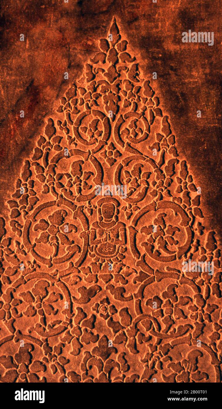 Kambodscha: Bas-Relief Detail aus der oberen Ebene des zentralen Heiligtums, Angkor Wat. Angkor Wat wurde für König Suryavarman II. (Regierte 1113-50) im frühen 12. Jahrhundert als Staatstempel und Hauptstadt erbaut. Als besterhaltener Tempel am Standort Angkor ist er der einzige, der seit seiner Gründung ein bedeutendes religiöses Zentrum geblieben ist – zuerst Hindu, dem gott Vishnu gewidmet, dann Buddhist. Es ist das größte religiöse Gebäude der Welt. Der Tempel ist an der Spitze der hohen klassischen Stil der Khmer-Architektur. Es ist zu einem Symbol Kambodschas geworden, das auf seiner Nationalflagge erscheint. Stockfoto