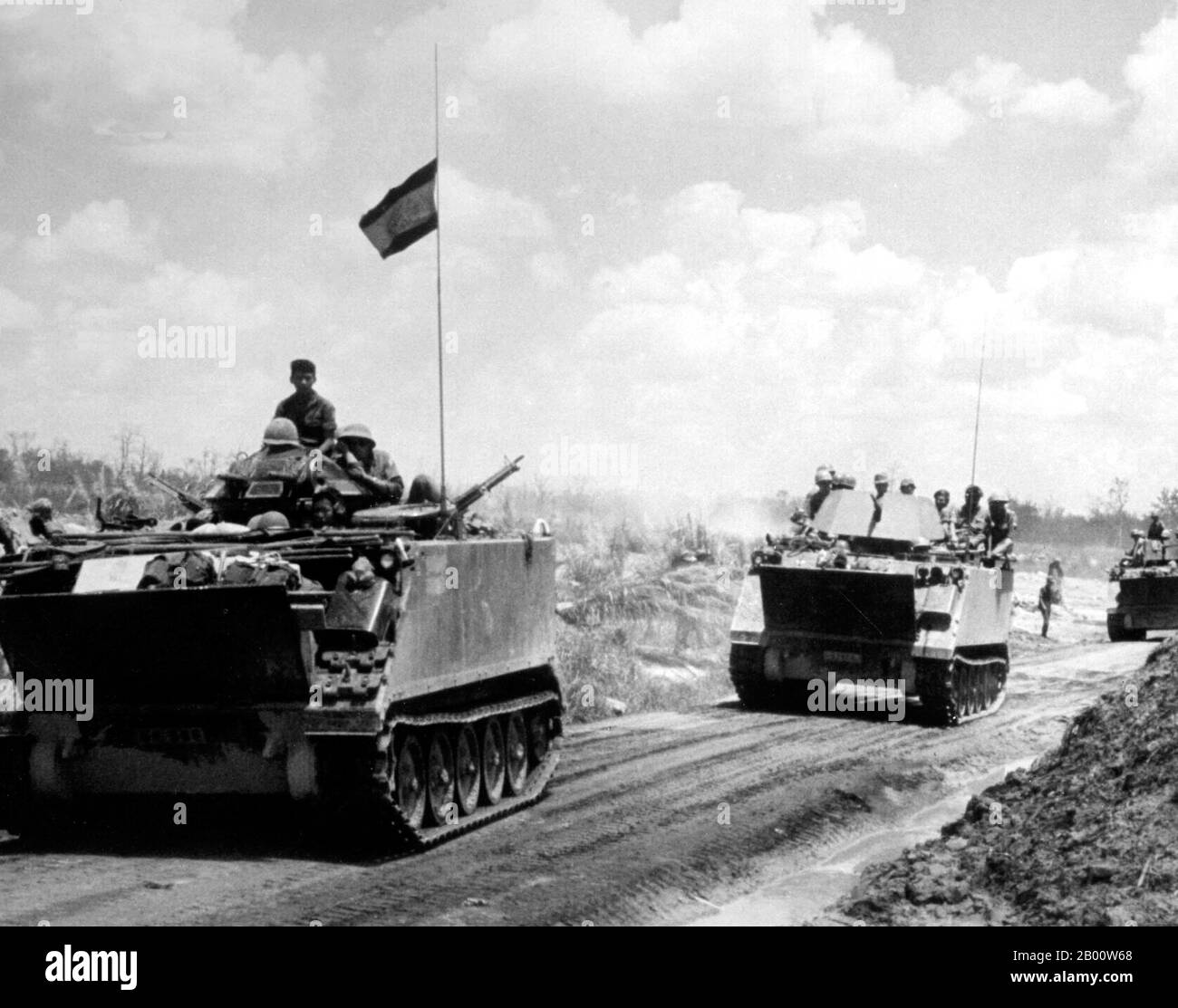 Kambodscha: Streitkräfte der Armee der Republik Vietnam (ARVN) erobern Kambodscha mit US-Unterstützung, 1970. Die kambodschanische Kampagne (auch bekannt als die kambodschanische Einmarsch) war eine Reihe von militärischen Operationen in Ost-Kambodscha während Mitte 1970 von den Vereinigten Staaten (USA) und der Republik Vietnam (Südvietnam) während des Vietnamkrieges durchgeführt. Insgesamt 13 Großoperationen wurden von der Armee der Republik Vietnam (ARVN) zwischen dem 29. April und dem 22. Juli und von US-Truppen zwischen dem 1. Mai und dem 30. Juni durchgeführt. Stockfoto