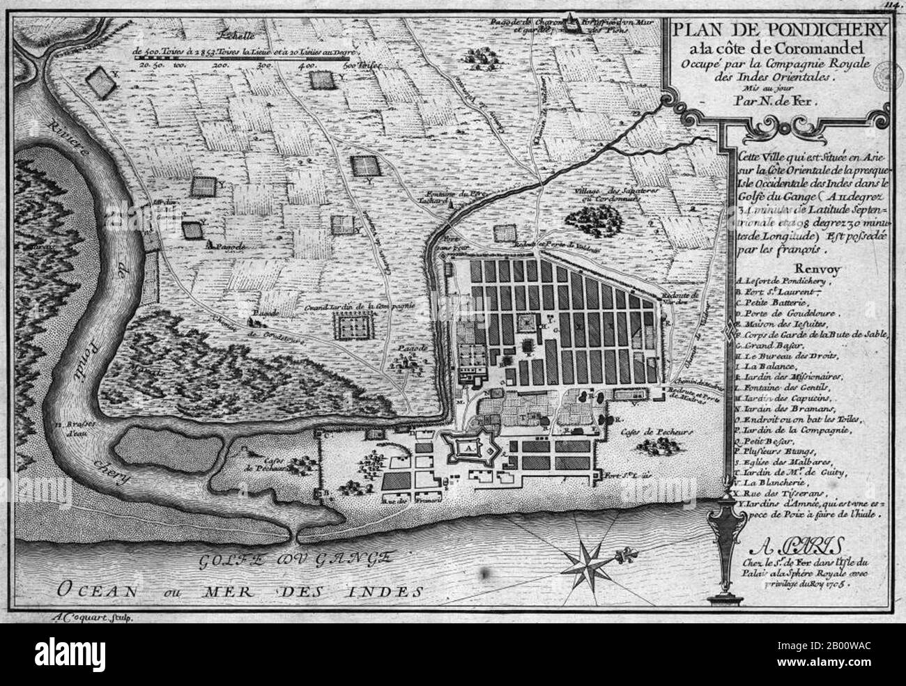 Indien: Eine Karte der französischen Kolonie Pondicherry, von Nicolas de Fer (1646-1720), 1705. Pondicherry, oder Puducherry, ist eine ehemalige französische Kolonie in Indien, auch genannt die französische Riviera des Ostens (La Côte d'Azur de l'Est) für seine reiche französische Kultur und Architektur. Der Gebrauch der französischen Sprache kann in Pondicherry bis heute gesehen werden. Die Stadt hat immer noch eine große Anzahl von Tamilen und eine kleine Anzahl von nicht-tamilischen Einwohnern mit französischen Pässen, die Nachkommen derer sind, die sich entschieden, Französisch zu bleiben, als das damals herrschende französische Establishment den Menschen von Pondicherry eine Option auf e bot Stockfoto