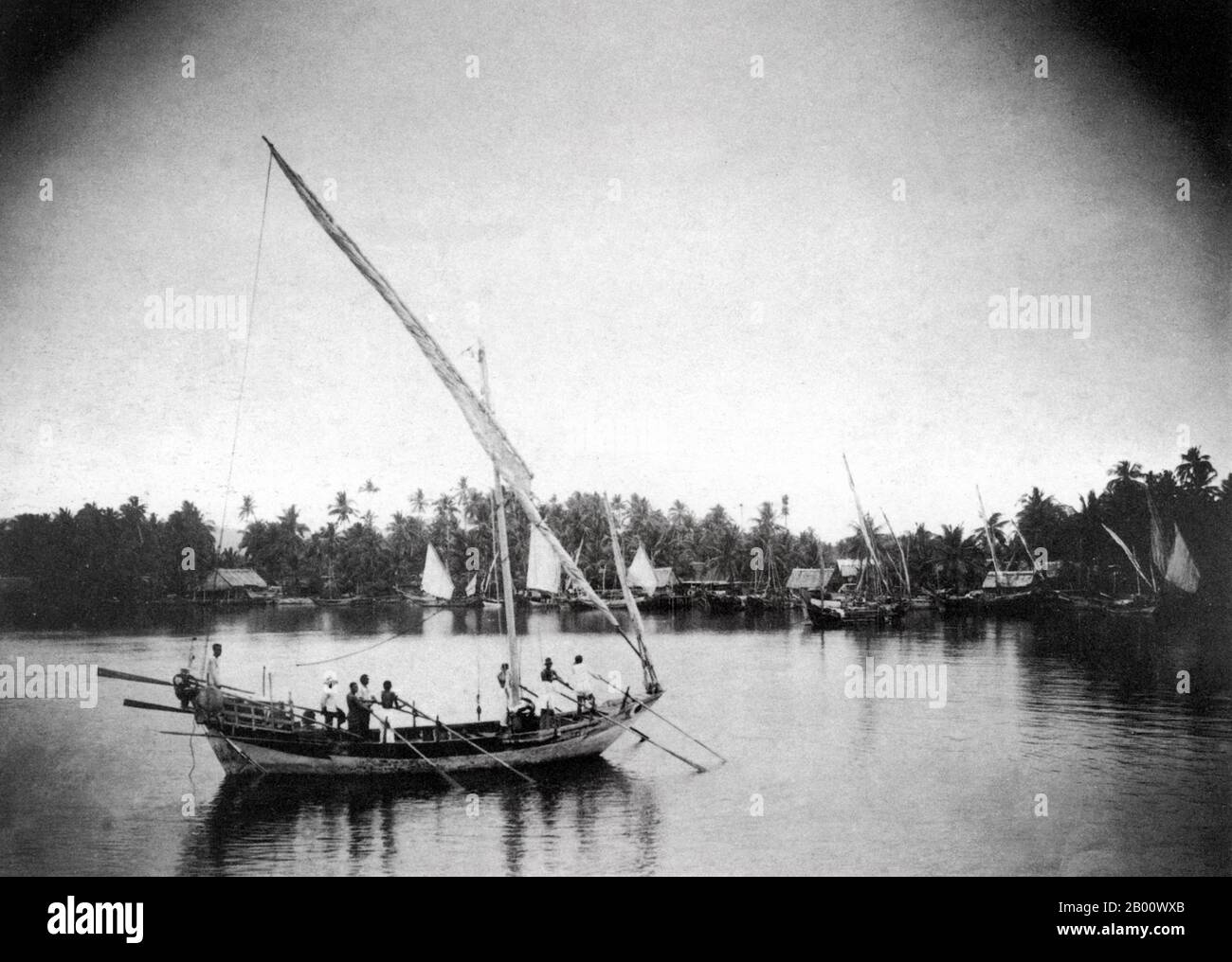 Vietnam: Ein vietnamesisches Fischerboot auf dem Mekong-Fluss bei My Tho in Cochinchina im Jahr 1918. My Tho ist heute die Hauptstadt der Provinz Tien Giang im Mekong-Delta im Süden Vietnams. Es wurde in den 1680er Jahren von chinesischen Flüchtlingen aus Taiwan gegründet, als General Shi lang der Qing-Dynastie besiegte die Southern Ming-Dynastie im Jahr 1683. Das Gebiet war damals Teil des Khmer-Königreichs und wurde im 18. Jahrhundert an Vietnam annektiert. Aufgrund seiner Nähe zu Saigon war My Tho das traditionelle Tor zum Mekong Delta. Stockfoto