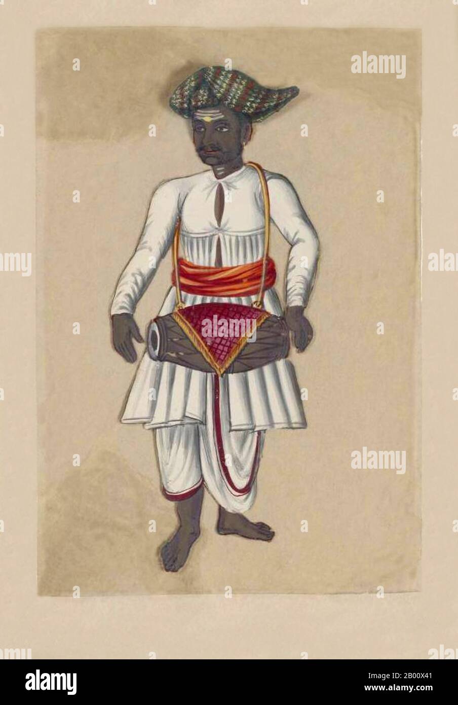 Indien: 'Hindoo/Hindu Musiker mit Trommel'. Handkoloriertes Bild auf einem dünnen Glimmerblatt aus einem Manuskript mit dem Titel: „zweiundsiebzig Kastenexemplare ‘sIndien“ (Madura, Südindien: 1837). Das vollständige Buch besteht aus 72 handbemalten Bildern von Männern und Frauen der verschiedenen Kasten und religiösen und ethnischen Gruppen, die in Madura, Tamil Nadu, damals gefunden wurden. Das Manuskript zeigt indische Kleider- und Schmuckverzierungen in der Madura-Region, wie sie vor dem Beginn westlicher Einflüsse auf südasiatische Kleidung und Stil erschienen. Jedes Bildnis ist in Englisch und in Tamil untertipptelt. Stockfoto