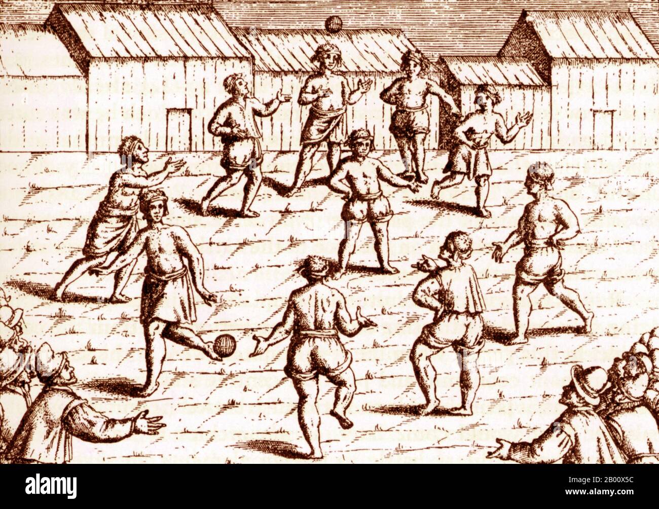 Indonesien: Ein Gemeinschaftsspiel von 'takraw', wie es holländische Reisende auf den Molukken 1599 beobachteten. Takraw, auch bekannt als 'sepak raga' oder 'sepak takraw', ist ein Mannschaftsspiel, das wie Volleyball gespielt wird, aber mit einem Rattanball. Die Spieler dürfen ihre Hände nicht benutzen, sondern nur ihre Füße, ihren Kopf und ihre Knie. Der Sport ist in Südostasien beheimatet. Stockfoto