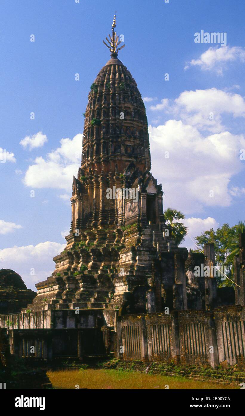 Thailand: Wat Phra Si Rattana Mahathat Chaliang, Si Satchanalai Historical Park. SI Satchanalai wurde zwischen dem 13. Und 15. Jahrhundert erbaut und war ein integraler Bestandteil des Sukhothai Reiches. Es wurde in der Regel von Familienmitgliedern der Könige von Sukhothai verwaltet. Stockfoto