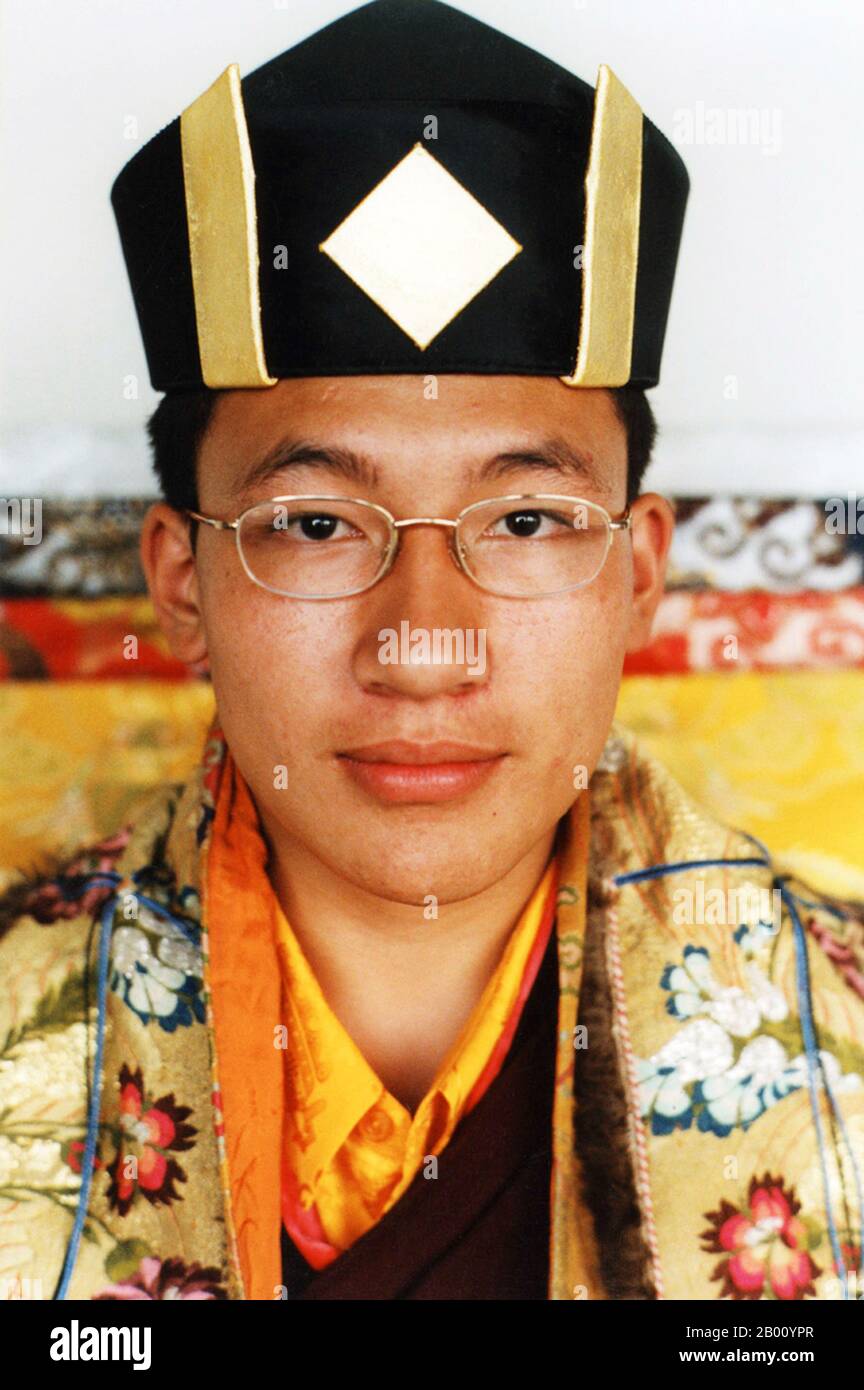 China/Tibet: Qoigyijabu (Gyancain Norbu), von der Volksrepublik China als Panchen Lama 11th anerkannt. Die gegenwärtige (11th) Inkarnation des Panchen Lama ist eine Frage der Kontroverse: Die Volksrepublik China behauptet, es sei Qoigyijabu (Gyancain Norbu), während der aktuelle Dalai Lama, Tenzin Gyatso (bstan-'dzin rgya-mtsho), Gedhun Choekyi Nyima am 14. Mai 1995 nannte. Letztere verschwand kurz nach ihrer Namensnennung aus der Öffentlichkeit. Chinesische Behörden erklären, dass Gedhun Choekyi Nyima in Schutzhaft genommen wurde, aber seitdem wurde er nicht mehr gesehen. Stockfoto