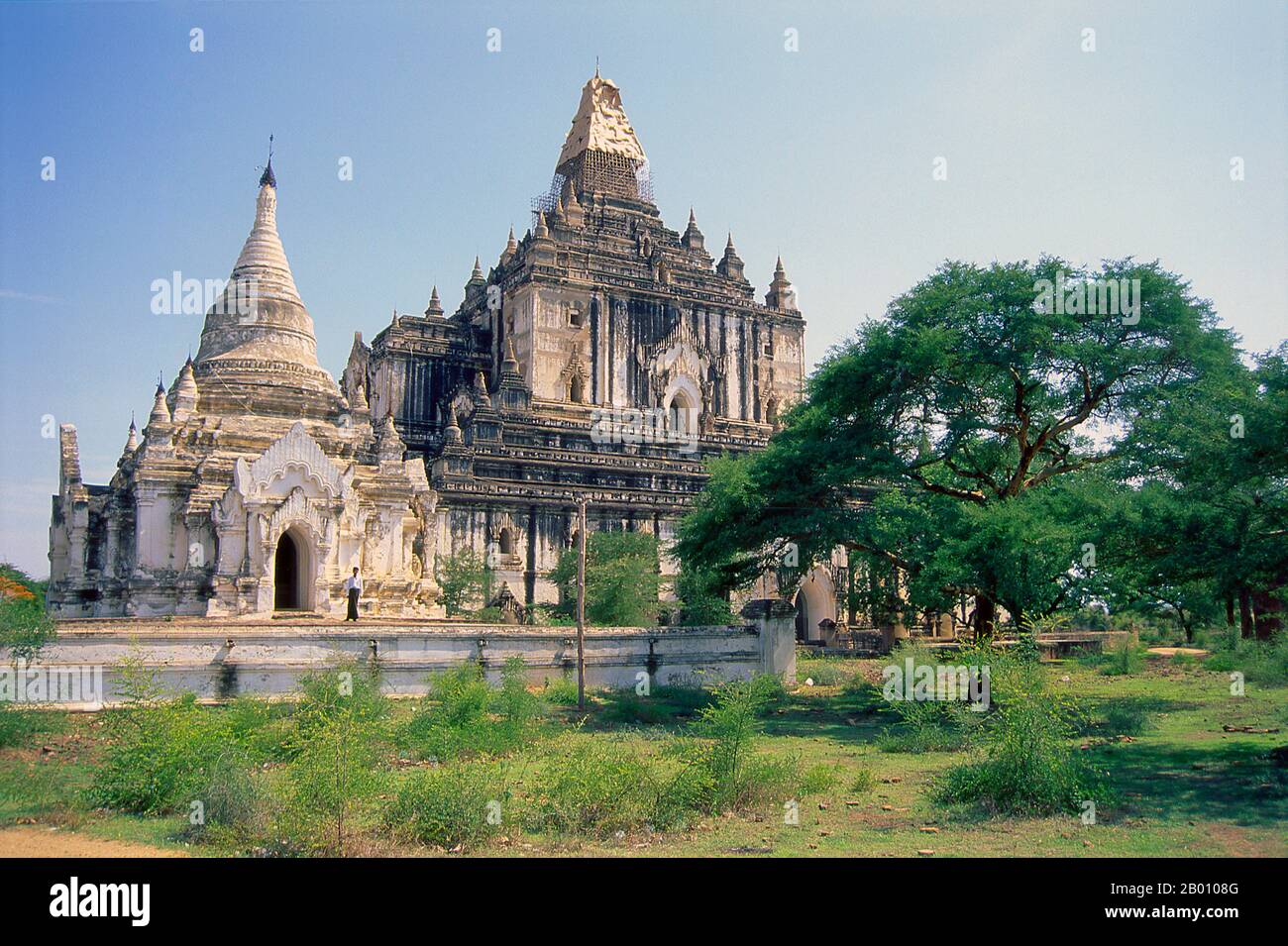 Burma: Thatbyinnyu Tempel, Bagan (Pagan) Alte Stadt. Thatbyinnyu Tempel wurde in der Mitte des 12th. Jahrhunderts während der Herrschaft von König Alaungsitthu gebaut. Bagan, früher Pagan, wurde hauptsächlich zwischen dem 11th. Und 13th. Jahrhundert erbaut. Offiziell Arimaddanapura oder Arimaddana (die Stadt des feindlichen Crusher) und auch als Tambadipa (das Land des Kupfers) oder Tassadessa (das vertrocknende Land) bekannt, war es die Hauptstadt mehrerer alter Königreiche in Burma. Stockfoto