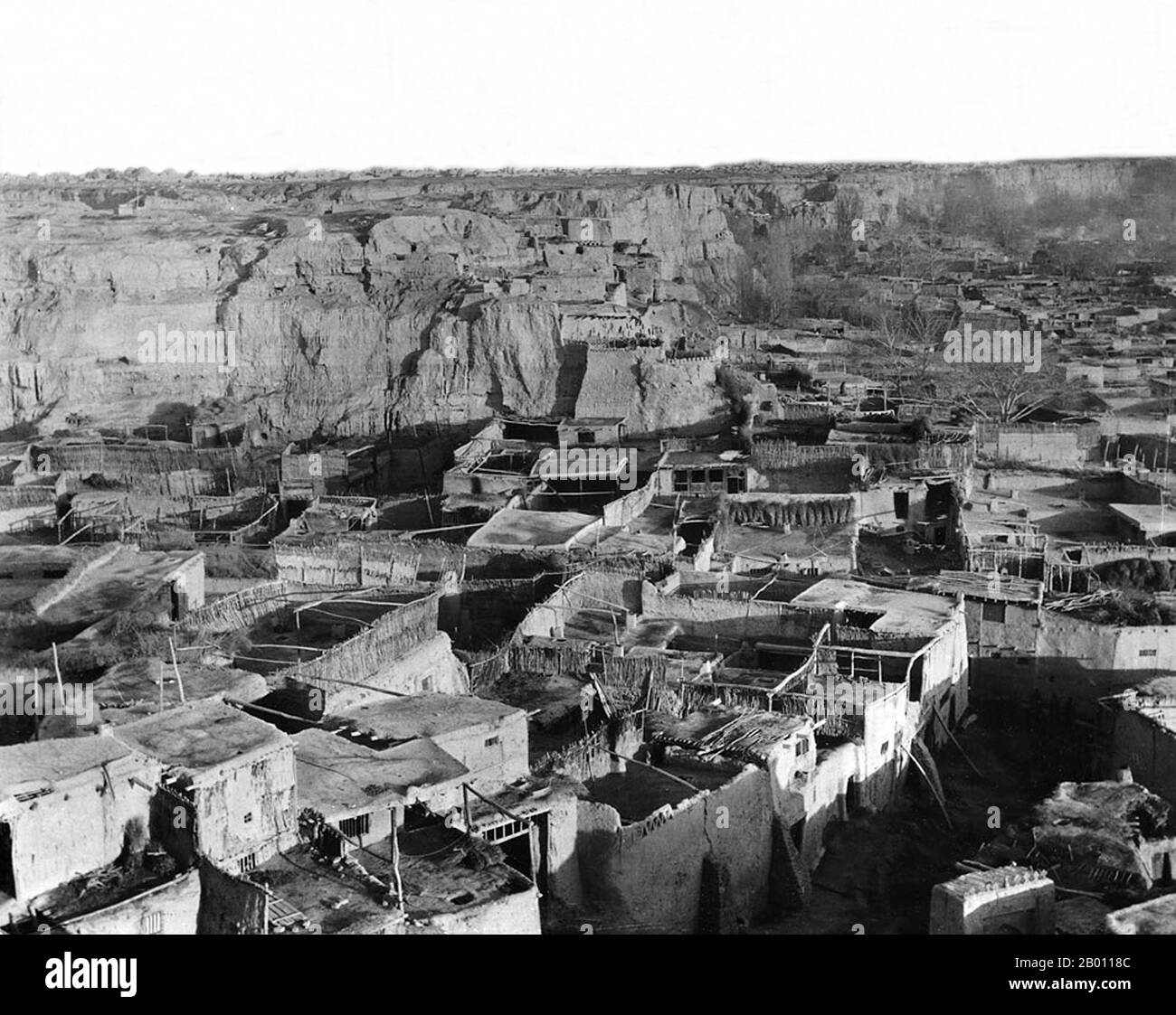 China: Dächer des alten Aksu, Xinjiang, 1911. Dächer des alten Aksu, Xinjiang. Foto des holländischen Botanikers Frank Nichola Meyer (1875-1918), 1911. Stockfoto