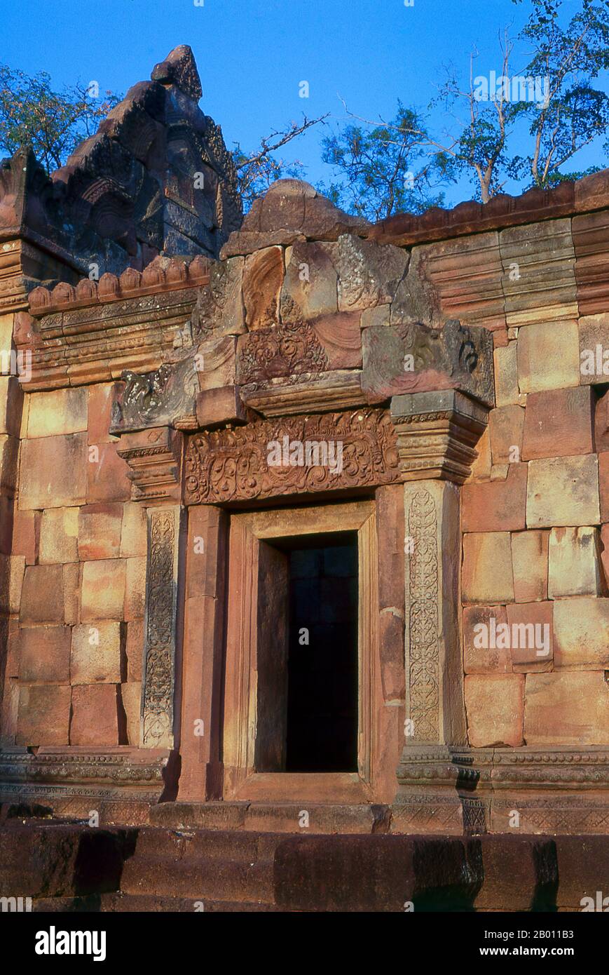 Thailand: Prasat Meuang Tam, Provinz Buriram, Nordostthailand. Prasat hin Mueang Tam ist ein Khmer-Tempel im Khleang- und Baphuon-Stil, der aus dem späten 10. Und frühen 11. Jahrhundert stammt. Die primäre Gottheit war Shiva, obwohl Vishnu auch hier verehrt wurde. Stockfoto