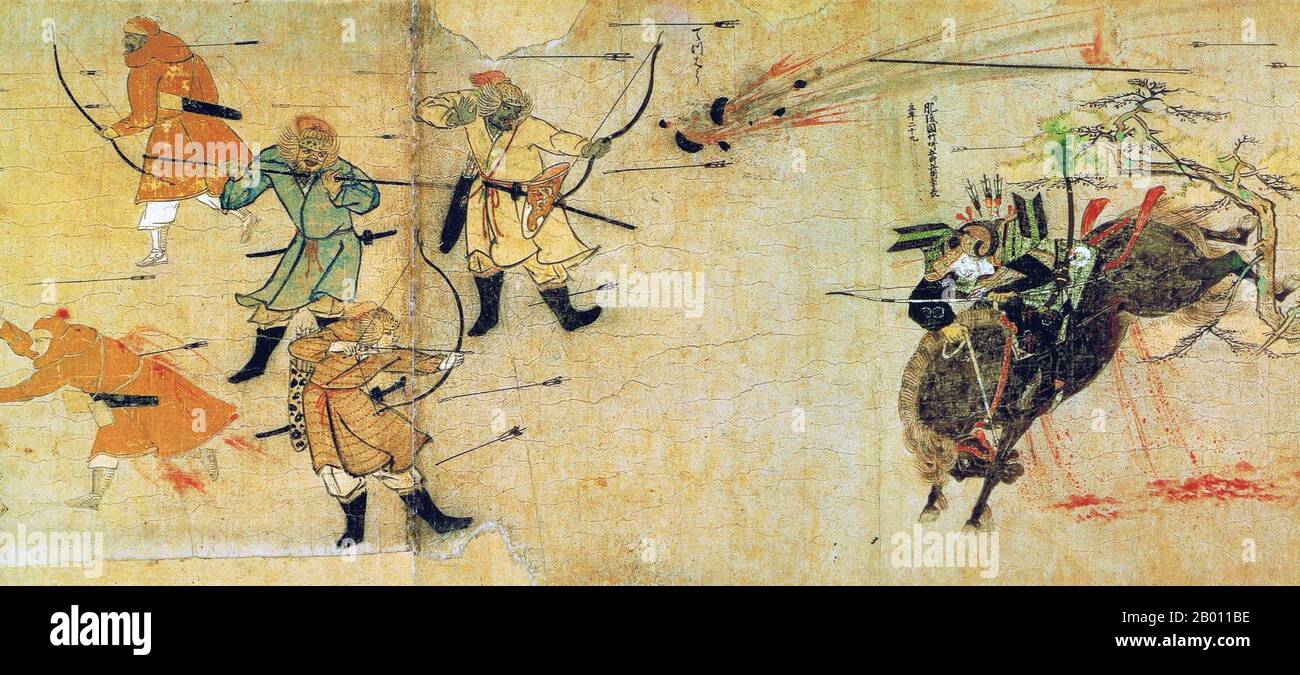 Japan: Der Samurai Takezaki Suenaga sieht sich mongolischen Pfeilen und Bomben gegenüber. Gemälde aus der illustrierten Handrolle 'Moko Shurai Ekotoba' ('Illustated Account of the Mongolen Invasion'), c. 1293. Die mongolischen Invasionen von Japan von 1274 und 1281 waren große militärische Invasionen, die von Kublai Khan unternommen wurden, um die japanischen Inseln nach der Unterwerfung Koreas zu erobern. Trotz ihres endgültigen Scheiterns sind die Invasionsversuche von historischer Bedeutung, da sie der mongolischen Expansion eine Grenze setzen und als nationale Ereignisse in der japanischen Geschichte gelten. Stockfoto