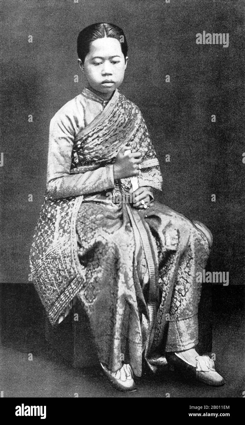 Thailand: Eine der vier Hauptfrauen von König Chulalongkorn, Ende des 19. Jahrhunderts. König Chulalongkorn, Rama V (1853–1910), war der fünfte Monarch von Siam unter dem Haus Chakri. Er trat 1868 im Alter von 15 Jahren nach dem Tod seines Vaters, König Mongkut, Rama IV., auf den Thron König Chulalongkorn gilt als einer der größten Könige von Siam. Seine Regierungszeit war geprägt von der Modernisierung des Landes, einschließlich großer Regierungs- und Sozialreformen. Ihm wird auch die Rettung Siams vor der Kolonisierung zugeschrieben. Stockfoto