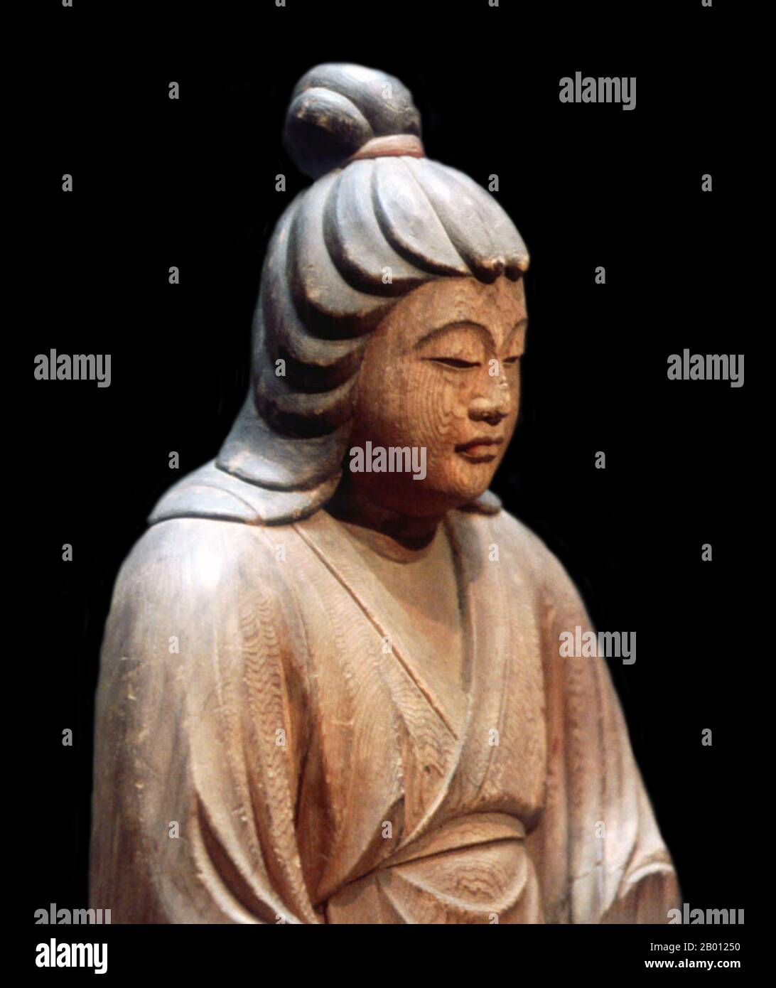 Japan: Kaiserin Jingū (r. 209 - 269 CE). Holzschnitzerei von Ko-Kaku (fl. 14. Jahrhundert), Hatimangu-Schrein, Präfektur Shimane, c. 1326. Foto von Reiji Yamashina (CC BY-SA 3.0 Lizenz). Kaiserin Jingū (c. 169-269 u.Z.) war Gemahlin von Kaiser Chuai und diente als Regentin vom Zeitpunkt des Todes ihres Mannes im Jahr 209 bis zum Thronbesteigung ihres Sohnes Kaiser Ōjin im Jahr 269. Es können keine festen Termine für das Leben oder die Herrschaft dieser Figur angegeben werden. Jingū wird von Historikern wegen des Mangels an Informationen über sie als eine 'legendäre' Figur angesehen. Der Legende nach führte sie eine Invasion Koreas an und kehrte siegreich zurück. Stockfoto