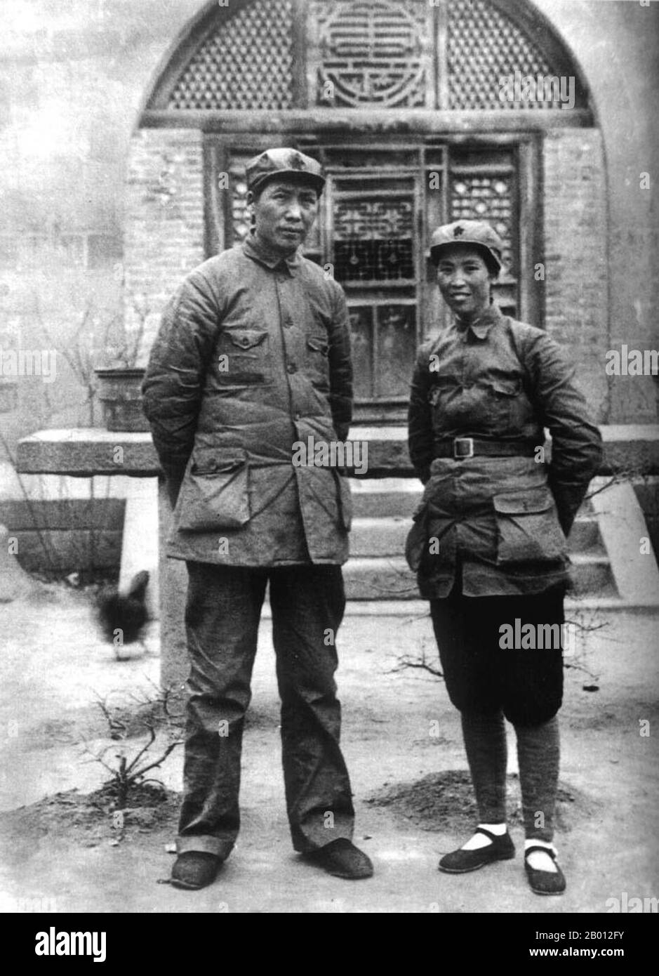 China: Mao Zedong mit seiner dritten Frau, He Zizhen, c. 1933. HE Zizhen (1910–1984) aus Jiangxi, war vom 1928. Bis 1939. Mai mit Mao verheiratet. Sie war die Mutter von Mao Anhong, Li Min und vier anderen Kindern. Stockfoto