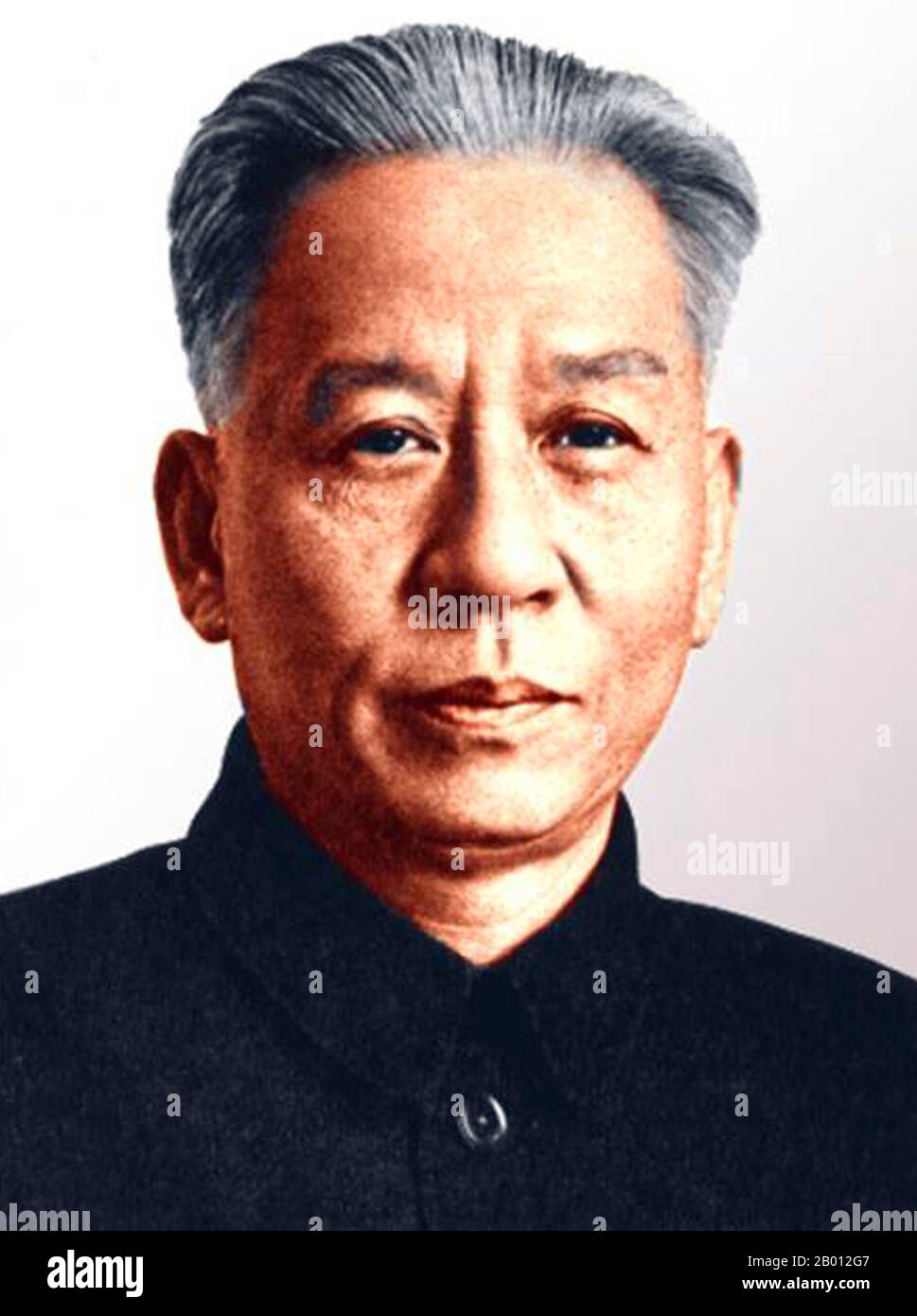 China: Liu Shaoqi (Liu Shao-ch'i, 1898-1969), Vorsitzender der Volksrepublik China (April 1959 - Oktober 1968). Liu Shaoqi (Liu Shao-ch'i, 24. November 1898 – 12. November 1969) war ein chinesischer Revolutionär, Staatsmann und Theoretiker. Er war vom 27. April 1959 bis zum 31. Oktober 1968 Vorsitzender der Volksrepublik China, Chinas Staatsoberhaupt, während dessen er die Politik des wirtschaftlichen Wiederaufbaus in China umsetzte. In den späten 1960er Jahren während der Kulturrevolution fiel er wegen seiner wahrgenommenen 'rechten' Ansichten aus der Gunst, und, so wird theoretisch, weil Mao Liu als Bedrohung betrachtete Stockfoto
