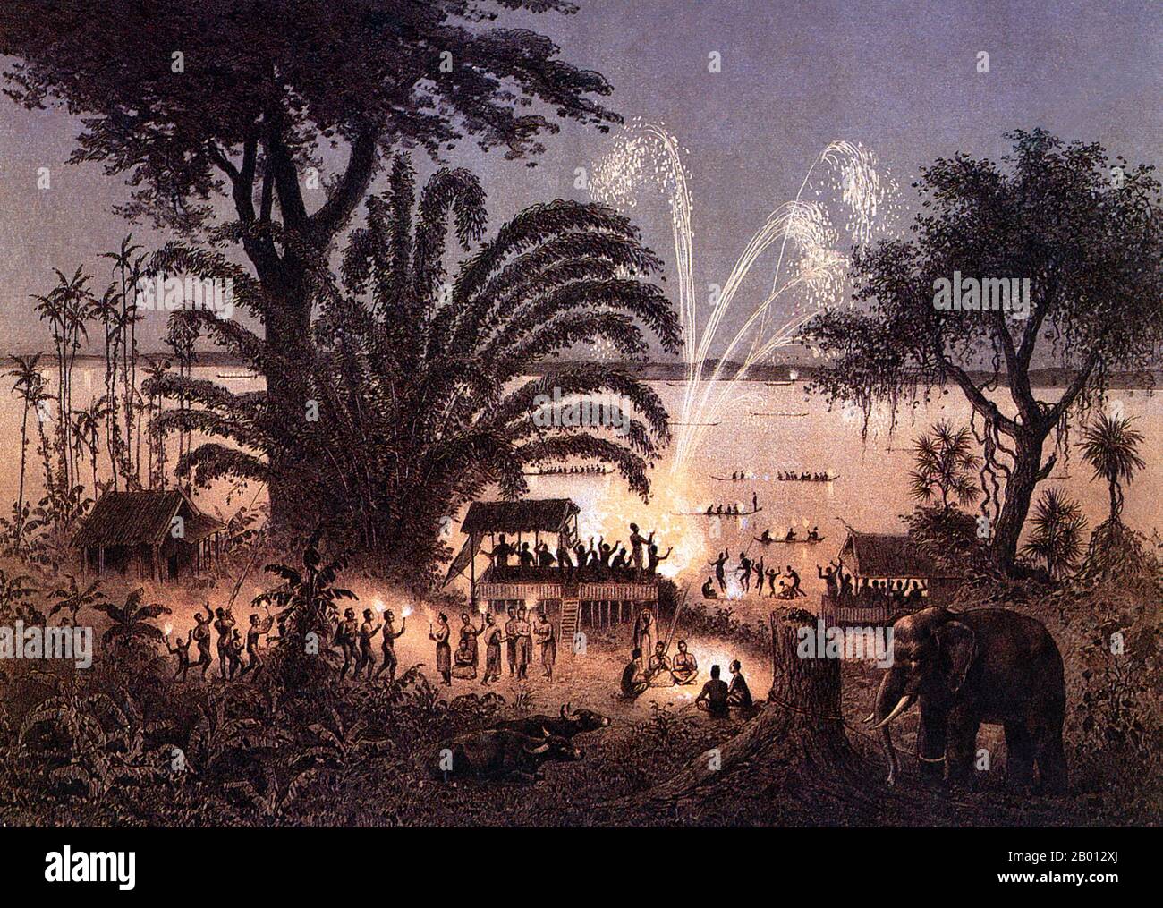 Kambodscha: Ein Fest mit Feuerwerk am Ufer des Bassac Flusses. Stich von Louis Delaporte (1842-1925), 1866-1868. Dieses Gemälde von Louis Delaporte ist eines von Dutzenden, die er während seiner zweijährigen Unternehmung (1866-68) mit der Mekong Exploration Commission, die vom französischen Marineministerium gefördert wurde, angefertigt hat, um die Grundlagen für die Expansion der französischen Kolonien in Indochina zu schaffen. Die kleine französische Delegation reiste mit dem Boot über den Mekong von Saigon nach Phnom Penh nach Luang Prabang, dann weiter nördlich nach Upper Laos und in die chinesische Provinz Yunnan. Stockfoto