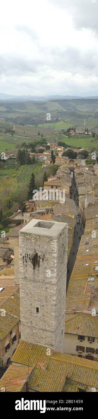 San Gimignano, Torre dei Cugnanesi (Blick von Torre Grande) UNESCO-Weltkulturerbe - Toskana, Italien, Europa Stockfoto