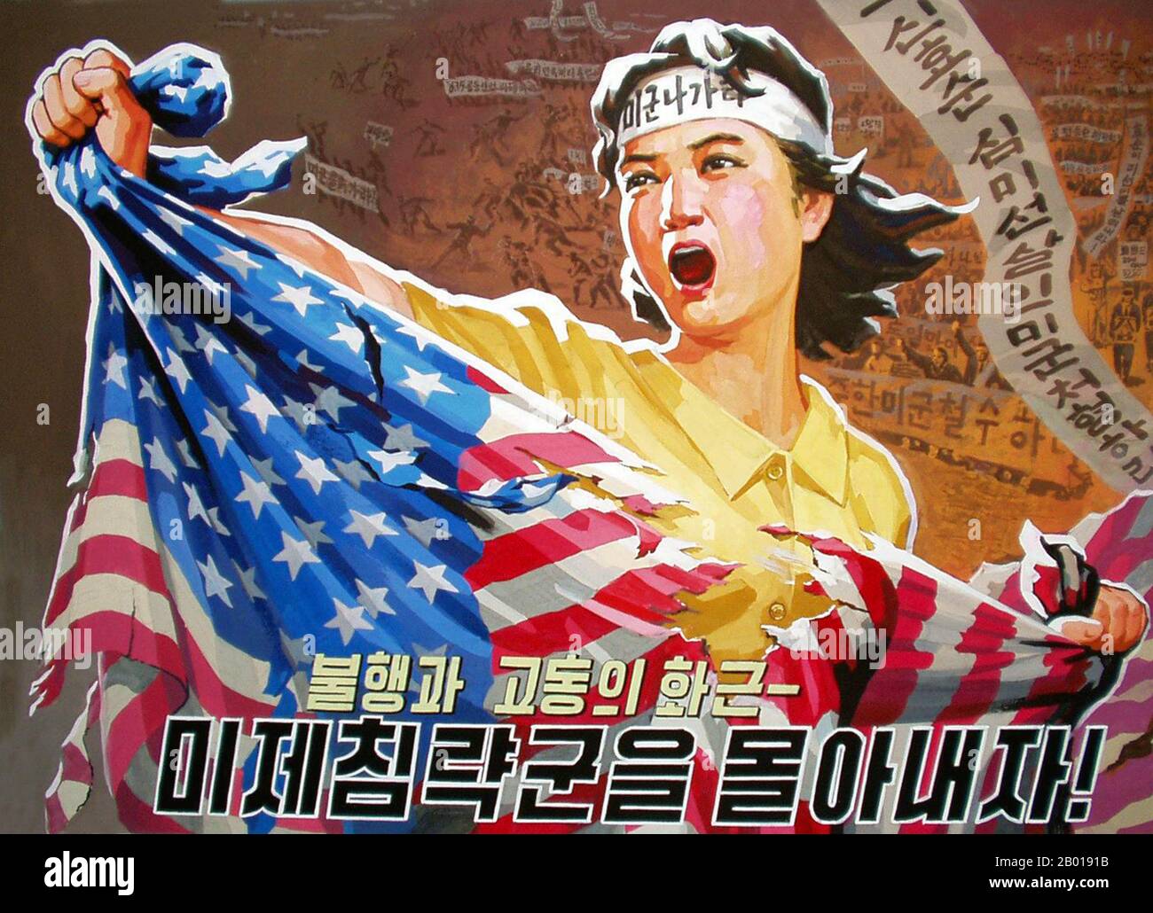 Korea: Nordkoreanisches (DVRK) Propagandaplakat - 'zerreißt die amerikanische Flagge', c. 1950s. Sozialistischer Realismus ist ein Stil realistischer Kunst, der sich unter dem Sozialismus in der Sowjetunion entwickelte und in anderen kommunistischen Ländern zu einem dominanten Stil wurde. Der sozialistische Realismus ist ein teleologisch orientierter Stil, der die Förderung der Ziele des Sozialismus und Kommunismus zum Ziel hat. Obwohl verwandt, sollte sie nicht mit dem sozialen Realismus verwechselt werden, einer Art Kunst, die Themen sozialer Belang realistisch darstellt. Der sozialistische Realismus verherrlicht im Allgemeinen die Ideologie des kommunistischen Staates. Stockfoto
